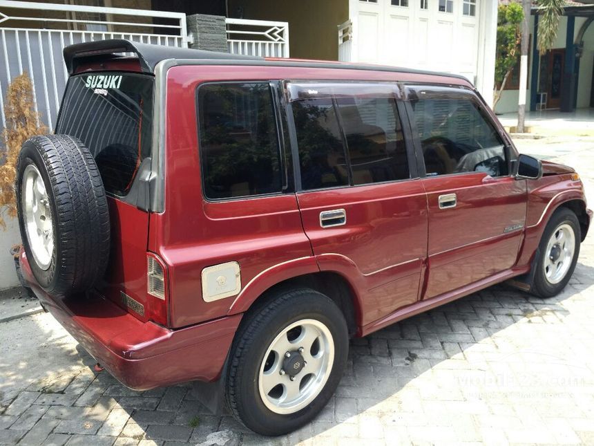 Jual Mobil  Suzuki  Escudo  2000  JLX 1 6 di Jawa Timur Manual 