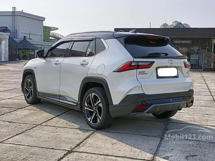 2023 Toyota Yaris Cross S HV (2 Tone) w GR Parts Aero Pkg (Prem Clr) SUV