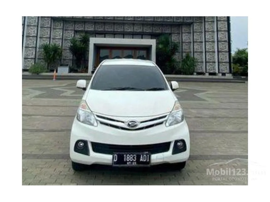 Jual Mobil Daihatsu Xenia 2015 R DLX 1.3 di Jawa Barat Manual MPV Putih Rp 131.000.000