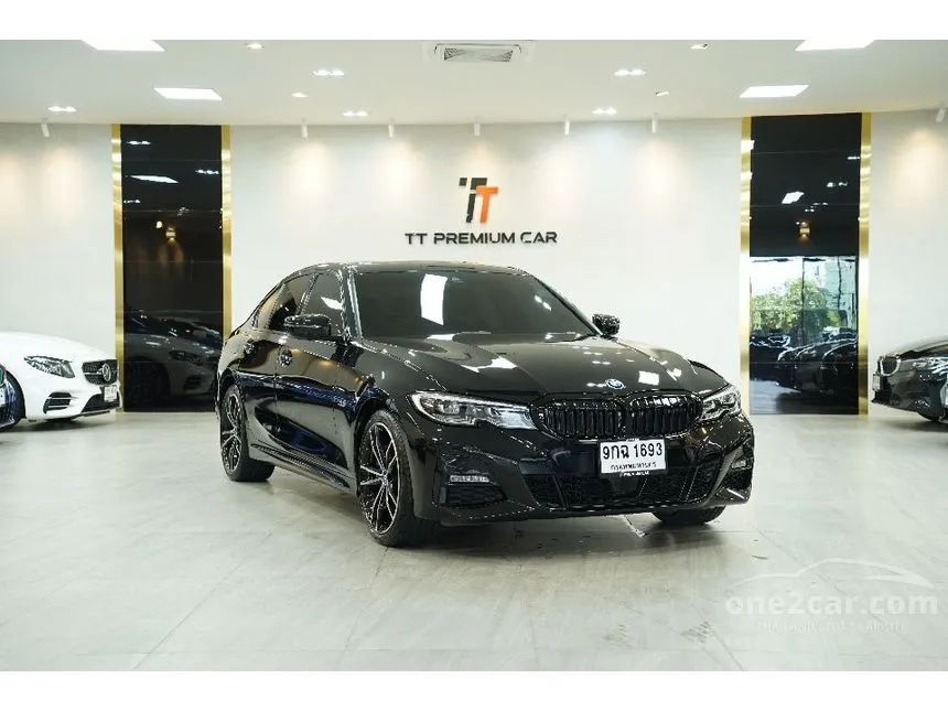 2022 BMW 330e M Sport Sedan