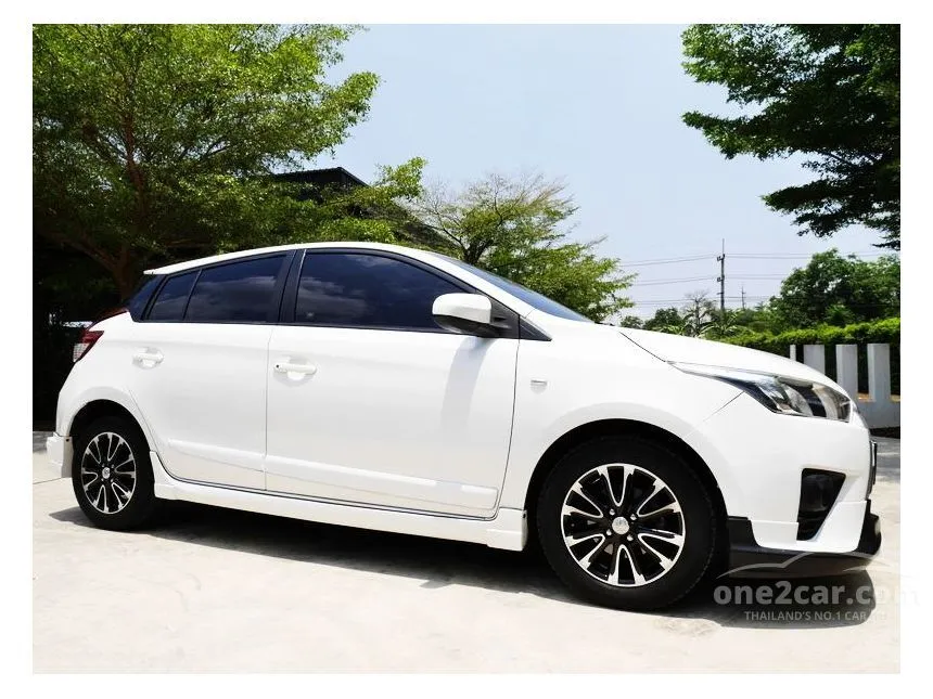 2014 Toyota YARIS E Hatchback