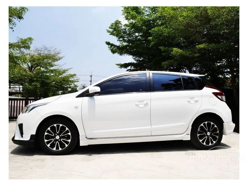 2014 Toyota YARIS E Hatchback