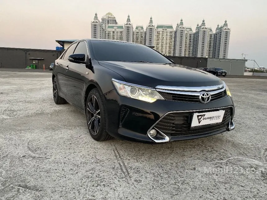 Jual Mobil Toyota Camry 2016 V 2.5 di Jawa Barat Automatic Sedan Hitam Rp 200.000.000