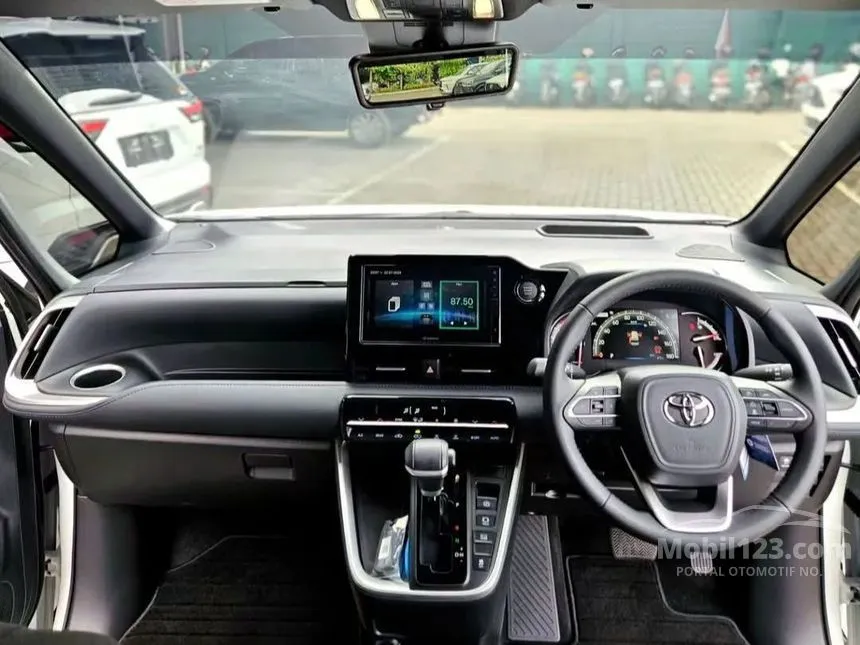 2025 Toyota Voxy (Non Premium Color) MPV