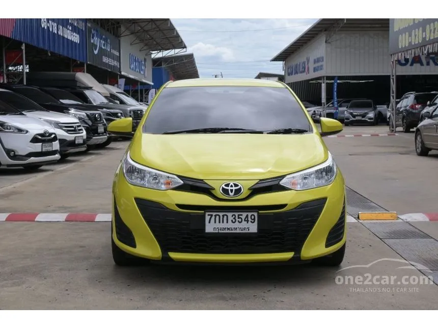 2018 Toyota YARIS J Hatchback