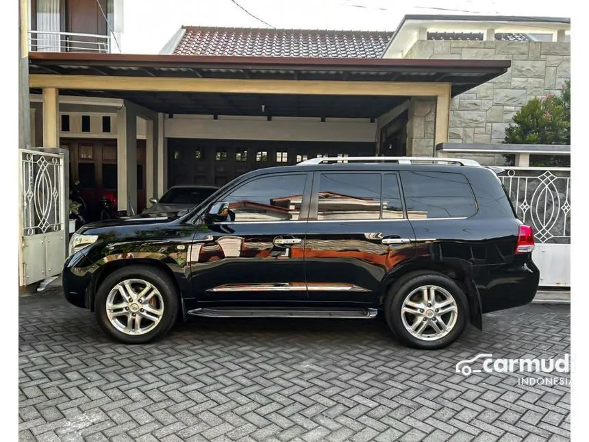 2010 Toyota Land Cruiser 200 Standard spec SUV