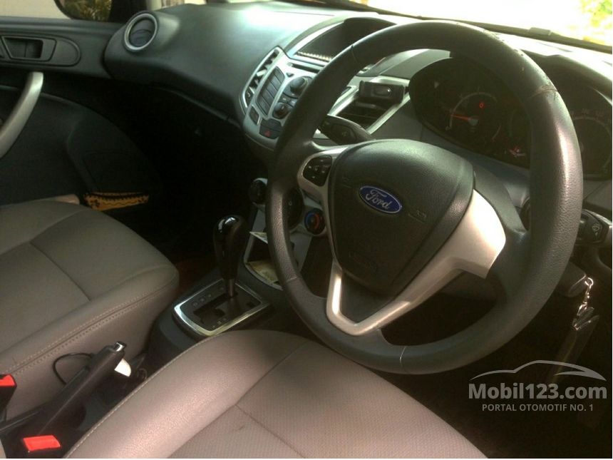 2013 Ford Fiesta Trend Hatchback