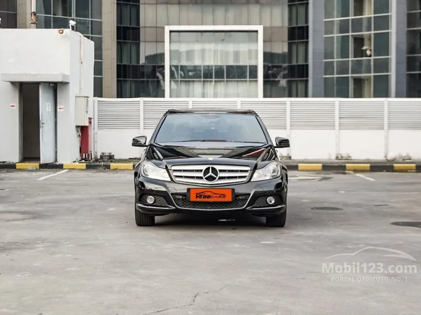 2012 Mercedes-Benz C200 Avantgarde CGI Sedan