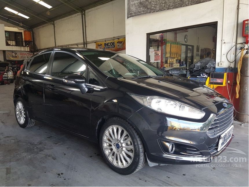 Jual Mobil  Ford  Fiesta  2014 Sport 1 5 di Jawa  Timur  