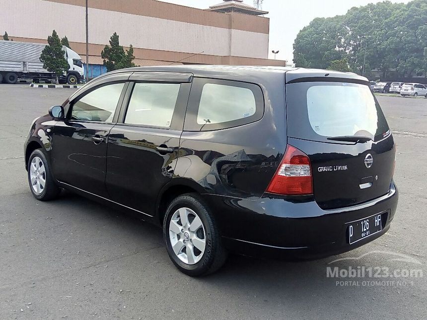 Jual Mobil Nissan Grand Livina 2010 XV 1.5 di Jawa Barat 