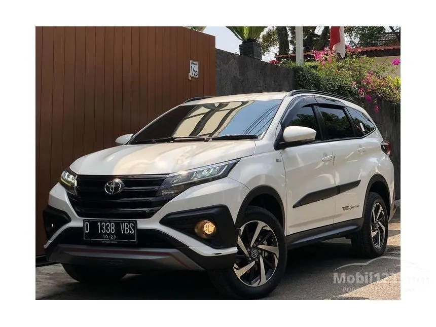 Jual Mobil Toyota Rush 2018 TRD Sportivo 1.5 di Jawa Barat Automatic SUV Putih Rp 233.000.000
