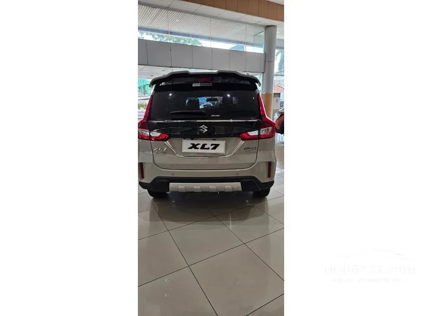 Jual Mobil Suzuki XL7 2023 Hybrid ALPHA 1.5 di Jawa Barat Automatic Wagon Lainnya Rp 250.000.000