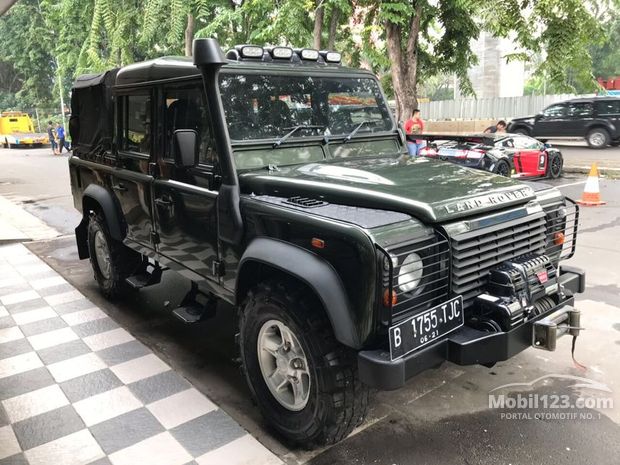  Land  Rover  Defender Mobil  Bekas Baru dijual di Indonesia 