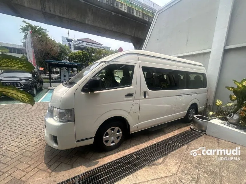 2024 Toyota Hiace Commuter Van Wagon