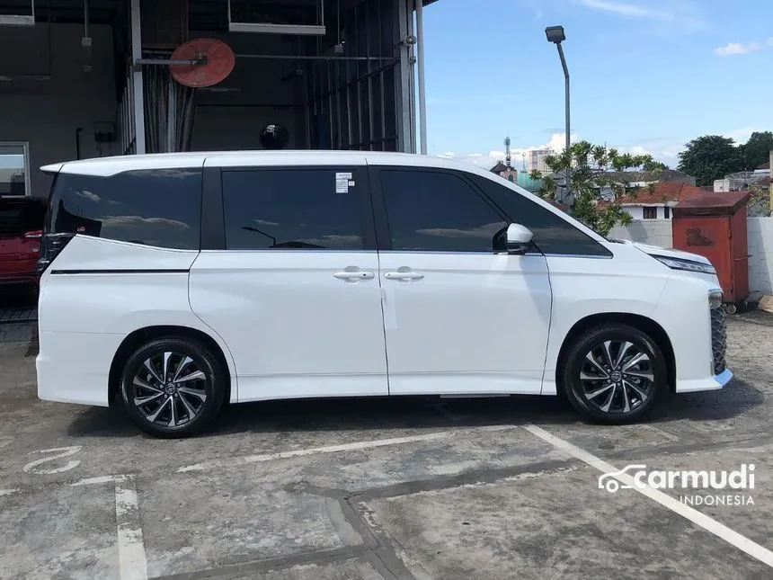 2024 Toyota Voxy Van Wagon