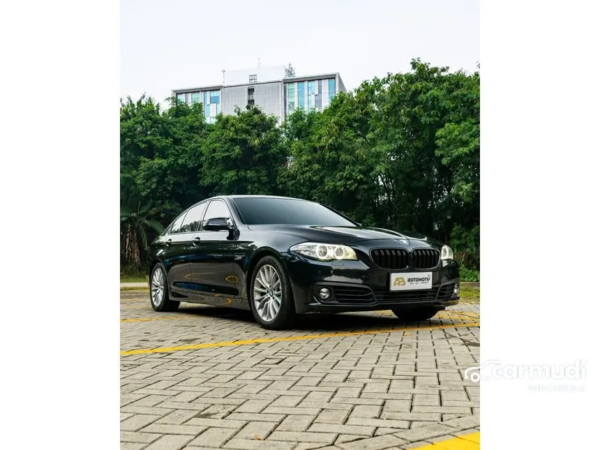 2015 BMW 528i Luxury Sedan