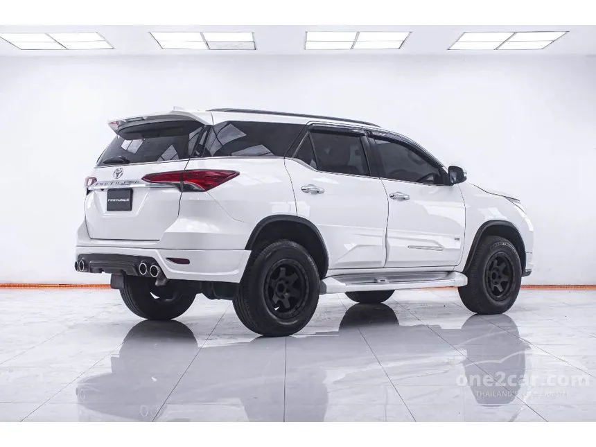 2016 Toyota FORTUNER V SUV