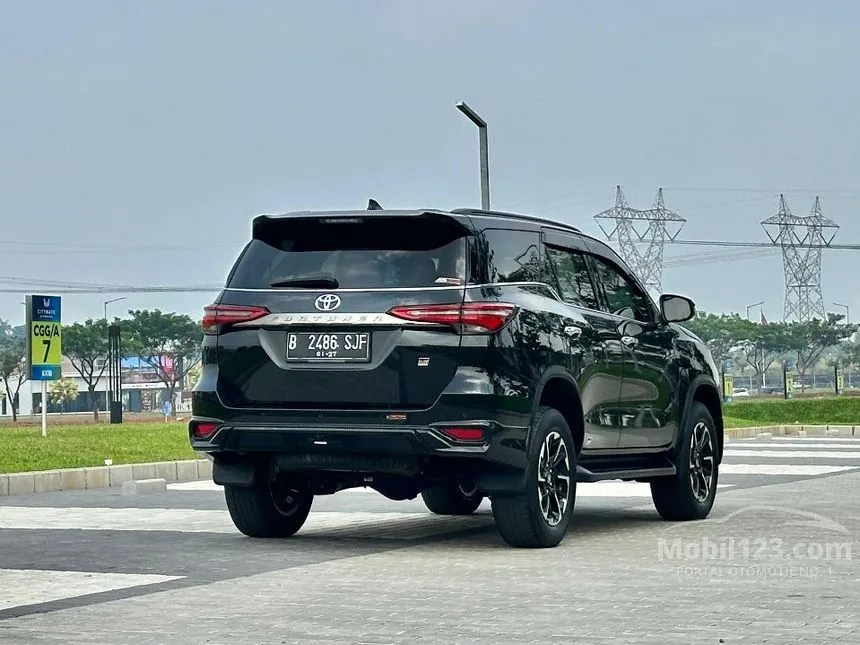 2022 Toyota Fortuner VRZ GR SPORT 4X2 SUV