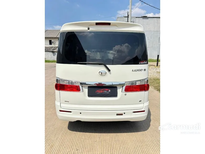 2020 Daihatsu Luxio X Van