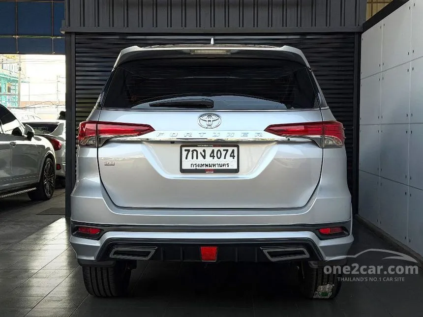 2018 Toyota FORTUNER V SUV