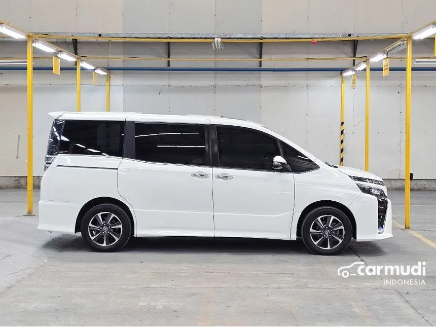 2020 Toyota Voxy MPV