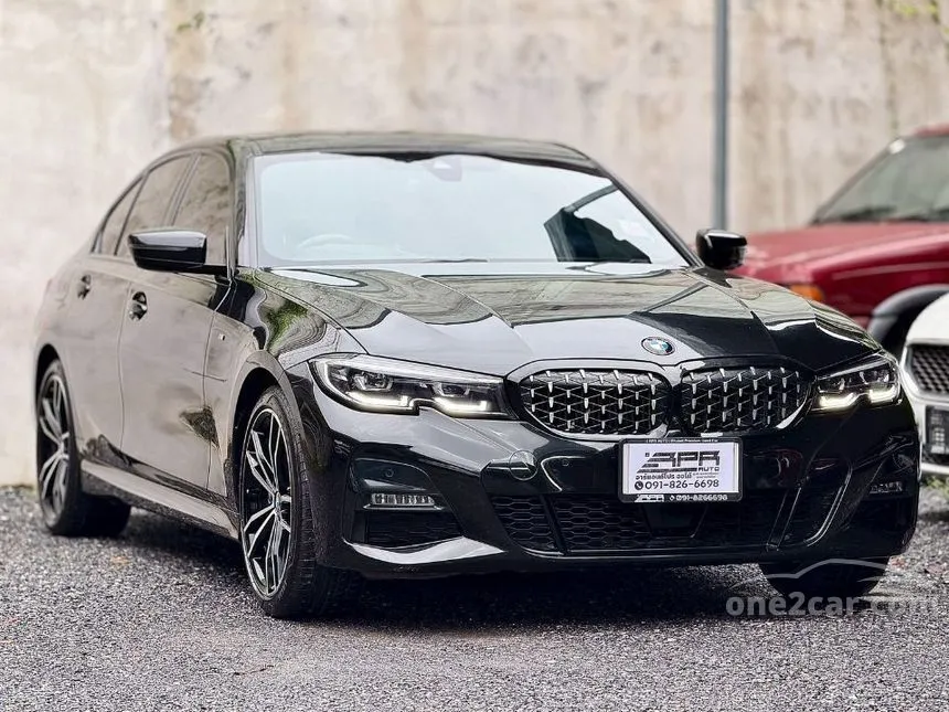 2022 BMW 330e M Sport Sedan