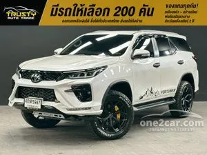 2016 Toyota FORTUNER 2.4 V SUV