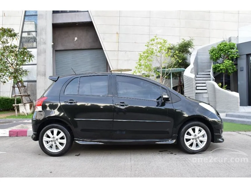 2009 Toyota YARIS E Hatchback