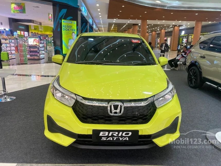 Jual Mobil Honda Brio 2024 E Satya 1.2 di Jawa Barat Automatic Hatchback Kuning Rp 162.000.000