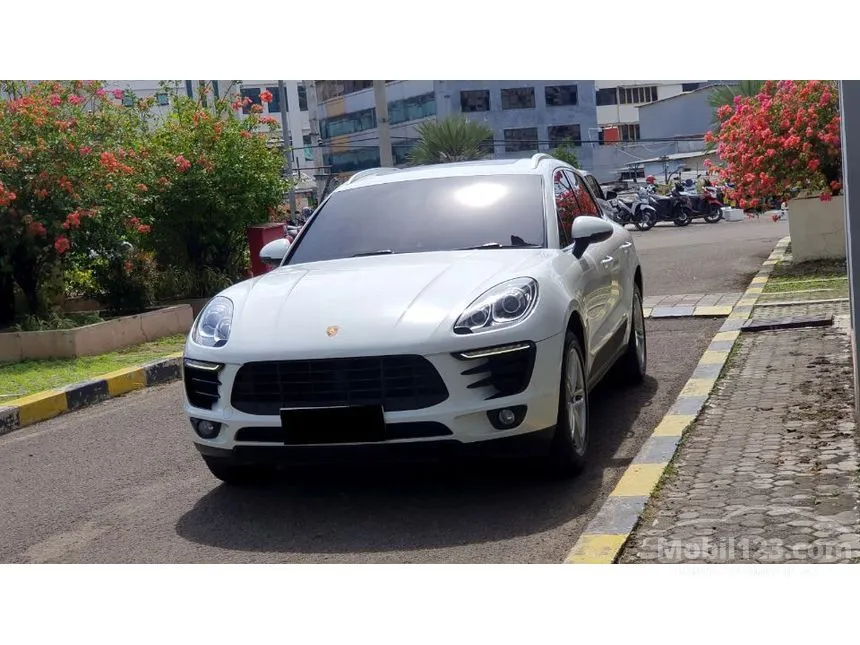2015 Porsche Macan SUV