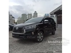 2022 Toyota Innova Venturer 2.4 Wagon, Ready Stock