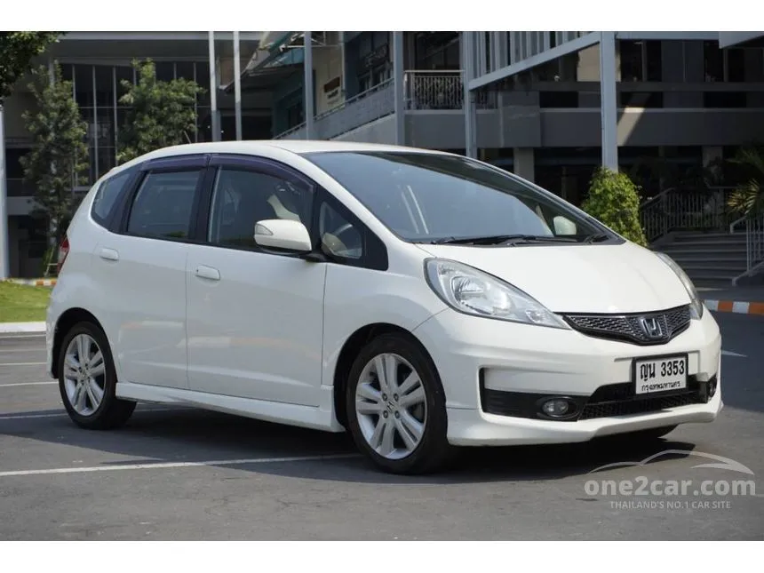 2011 Honda JAZZ SV Hatchback