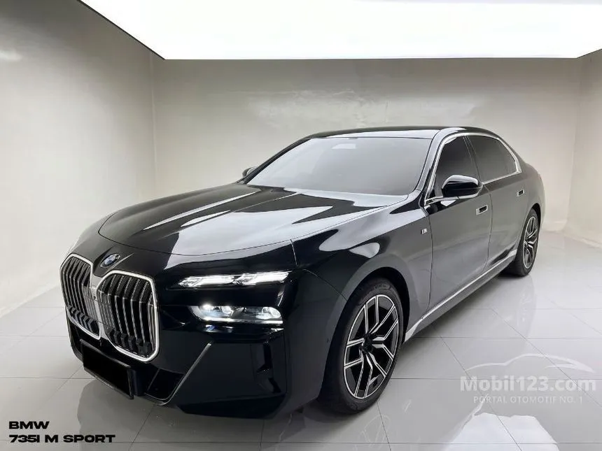 2023 BMW 735i M Sport Sedan