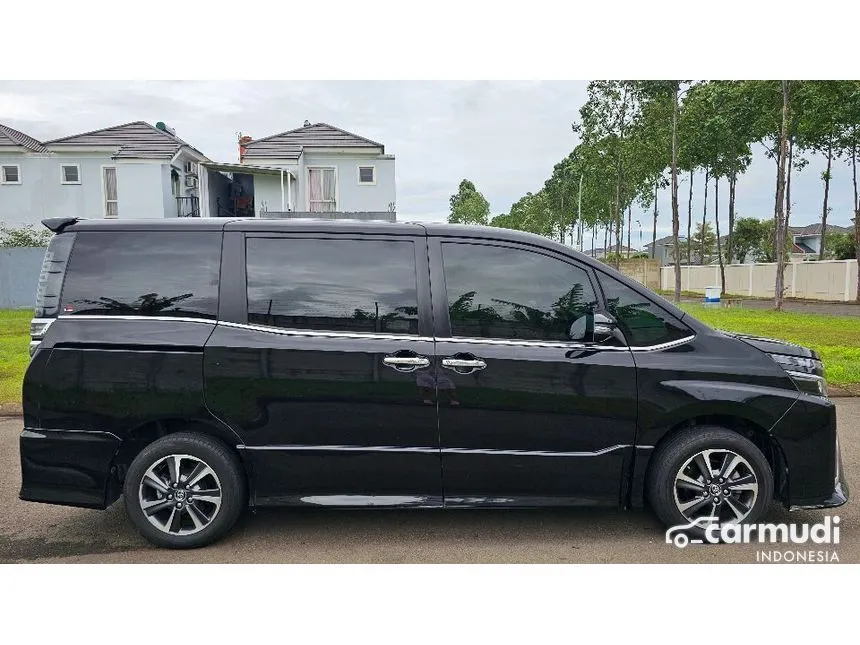 2018 Toyota Voxy MPV
