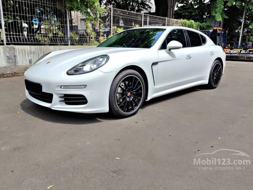 Jual Mobil Porsche Panamera 2013 Panamera S 3.0 di DKI Jakarta Automatic Hatchback Putih Rp 1.050.000.000