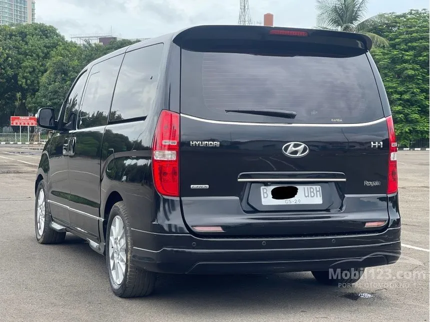 2015 Hyundai H-1 Royale Next Generation MPV