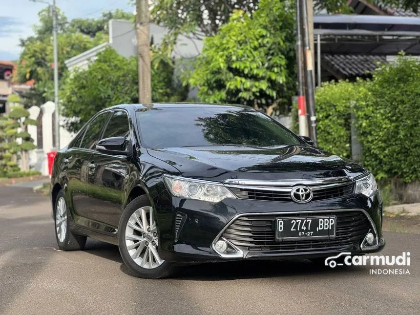 2017 Toyota Camry V Sedan