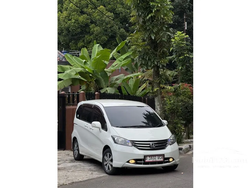 2011 Honda Freed Power Sliding Door MPV