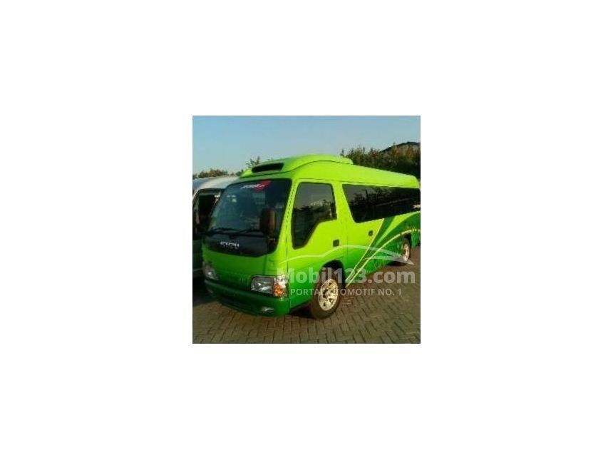 2016 Isuzu Elf 2.8 Manual Minibus