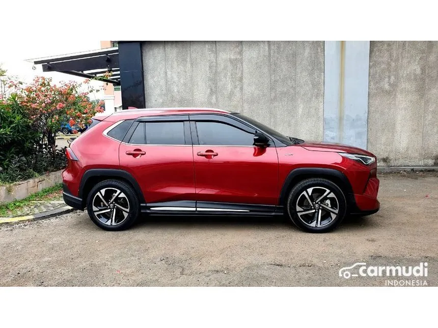 2023 Toyota Yaris Cross S HV with GR Parts Aero Pkg SUV