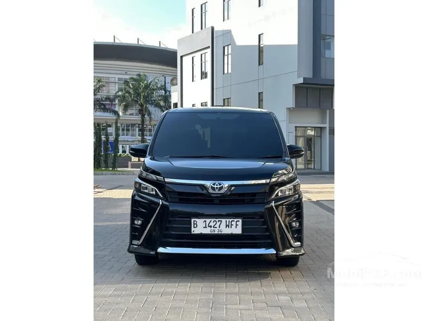2018 Toyota Voxy MPV
