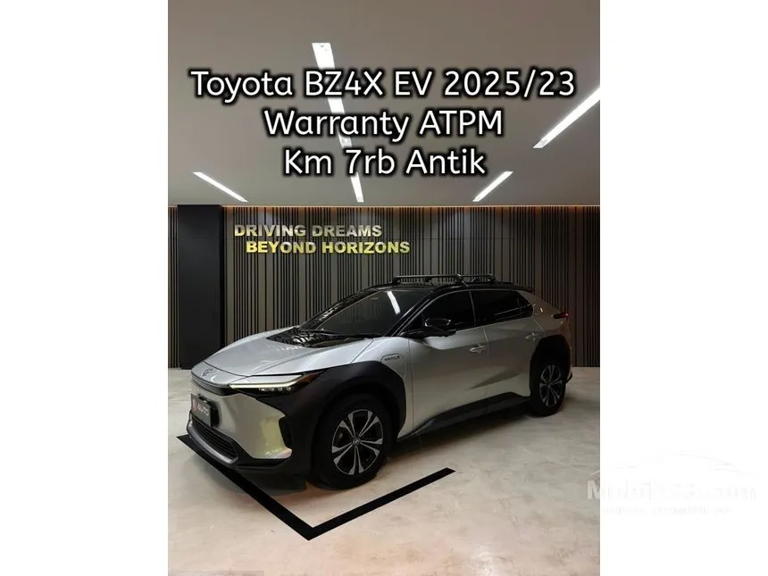 2023 Toyota BZ4X (2 Tone) SUV