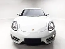 2014 Porsche Cayman 2.7 Standard Coupe 981 WHITE On RED. LOW KM 17 Rb Only. Lihat Pasti Suka. HARGA BEST DEAL NEGOTIABLE YA. Cocok Utk First Sport CAR