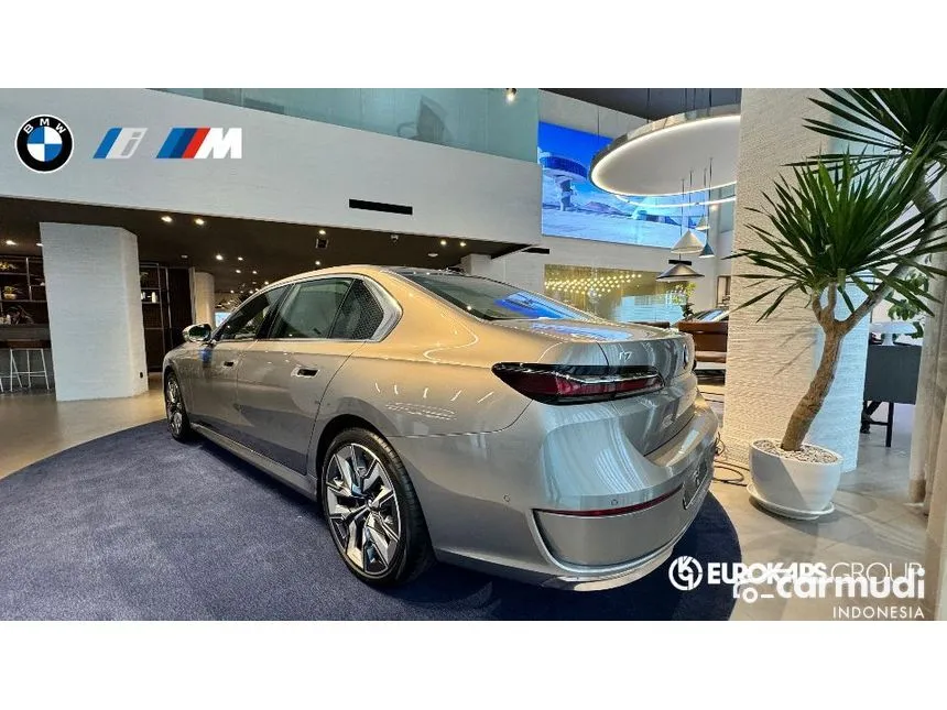 2024 BMW i7 xDrive60 Gran Lusso Sedan