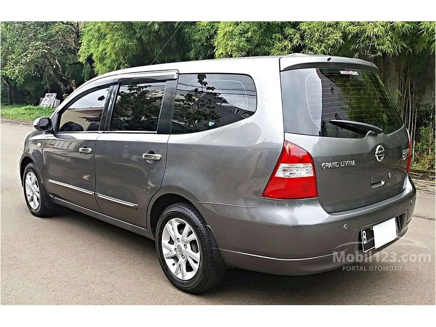 Jual Mobil Nissan Grand Livina 2011 Ultimate 1.5 di Jawa 