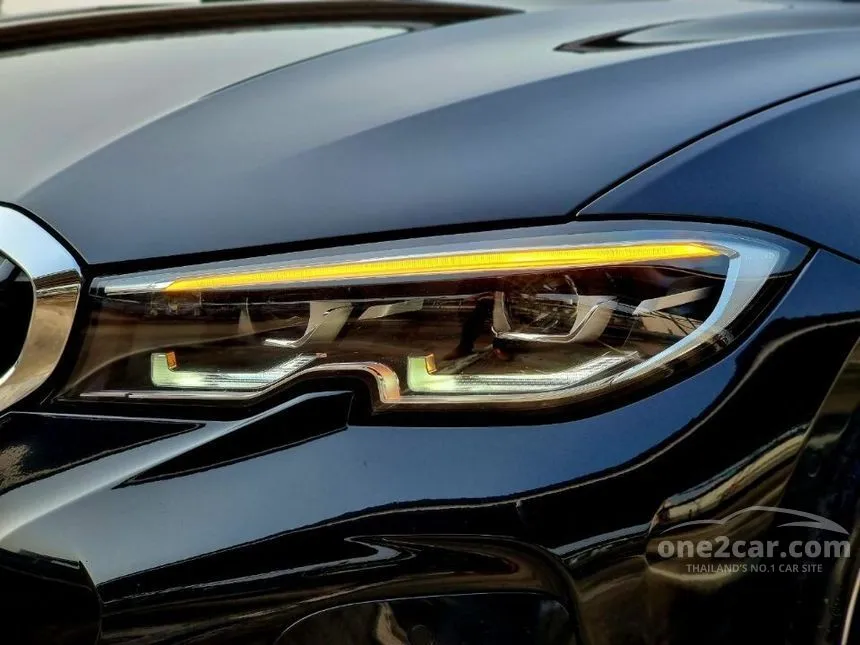 2021 BMW 330e M Sport Sedan
