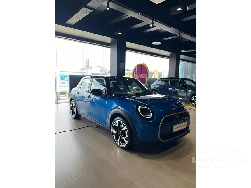 2025 MINI Cooper S 5 Door Hatchback