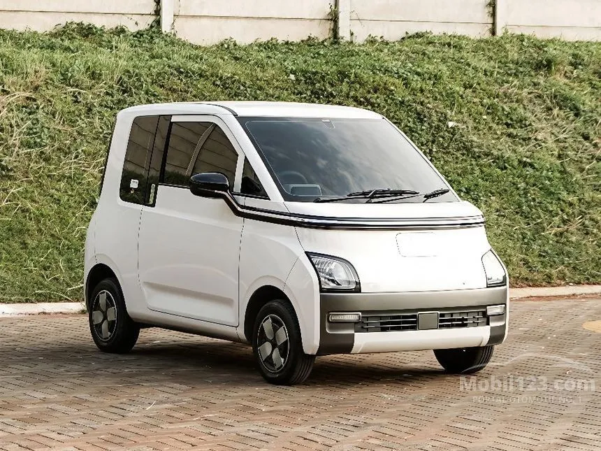 2023 Wuling Air EV Standard Range Hatchback