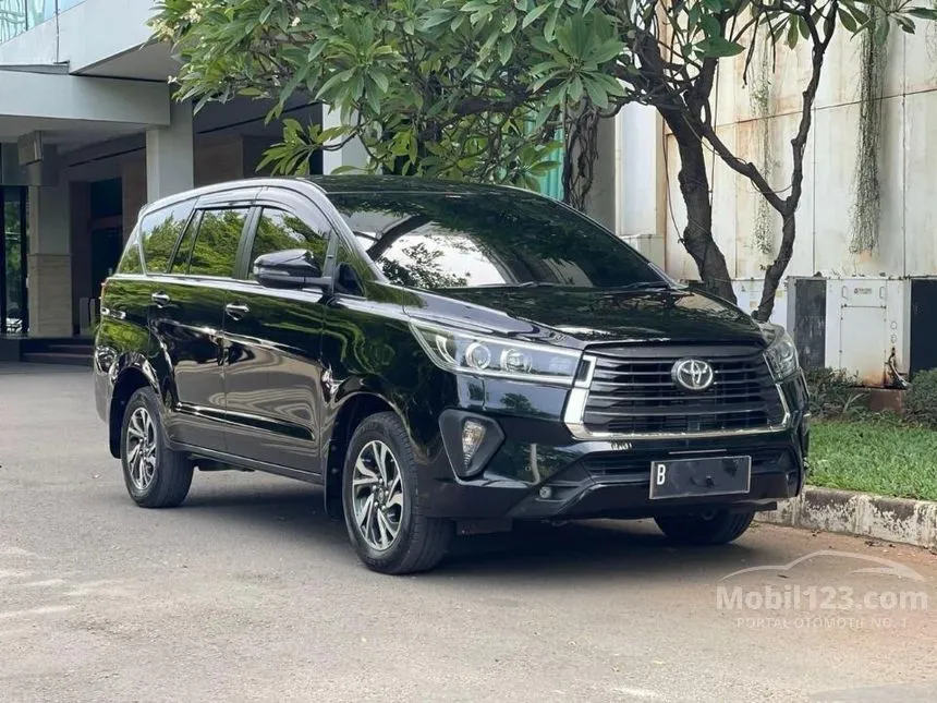 Jual Mobil Toyota Kijang Innova 2022 V 2.4 di Banten Automatic MPV Hitam Rp 405.000.000