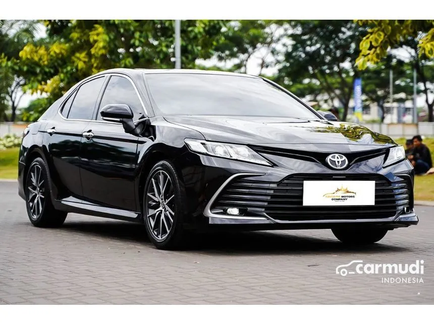 2022 Toyota Camry V Sedan